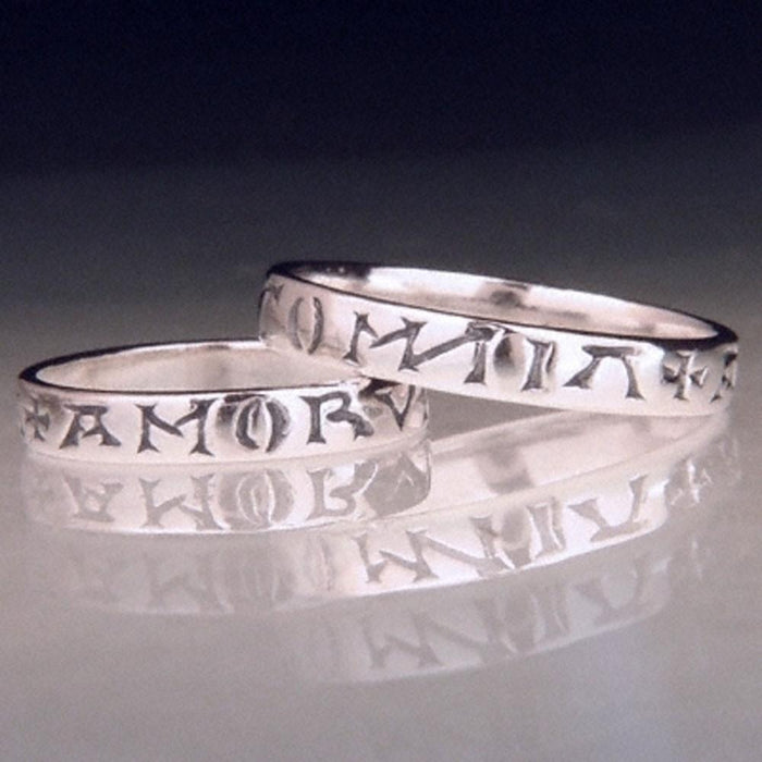 Latin: Amor Vincit Omnia - Virgil Ring